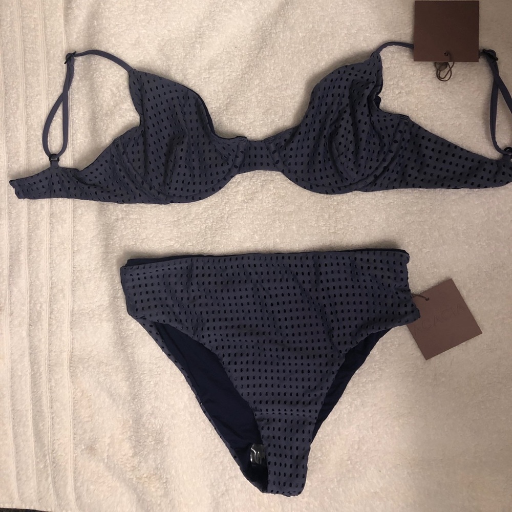 Acacia Textured ManhattanTop and G land bottom L/M